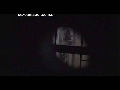 ❤️ Blondina este filmată în secret de un voyeur din cartier ascuns în spatele unor cărămizi goale ️❌  at us ❌